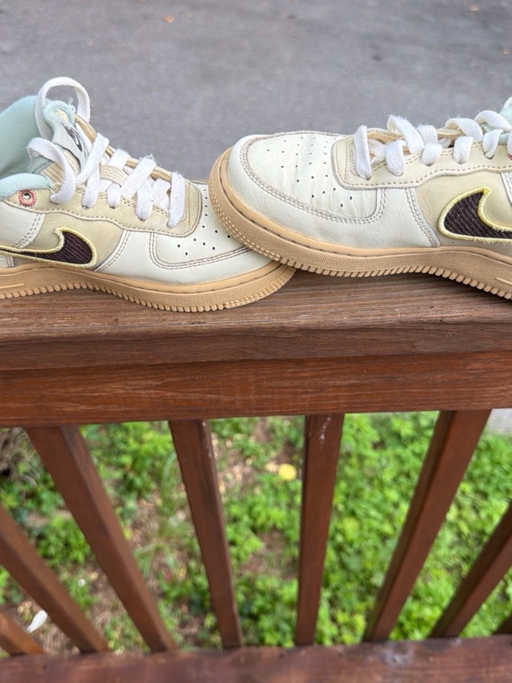 Nike Kids Low-Top Sneaker in Cream with Brown Swoosh and Tan Midsole - Picture 3 of 4
